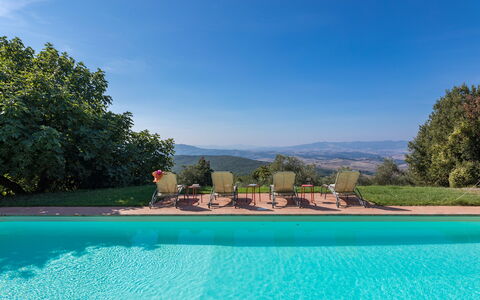 Villa Belvedere: Schwimmbad, Hügel, Bergstation, Gebirge, Eco Hotel, Grat, Resort, Senke, Bauernhaus, Landscaping