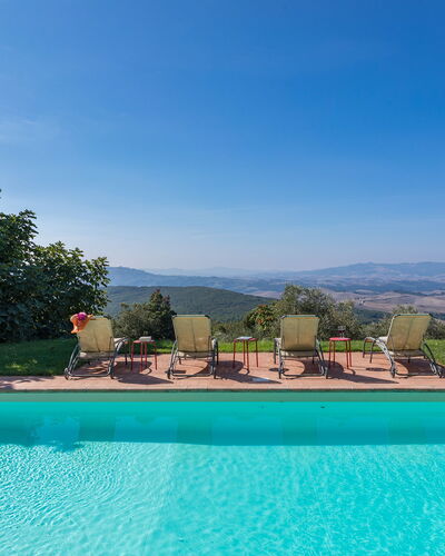 Villa Belvedere: Schwimmbad, Hügel, Bergstation, Gebirge, Eco Hotel, Grat, Resort, Senke, Bauernhaus, Landscaping