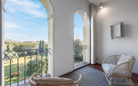 Il Villino Del Collezionista With Pool In Pistoia: Wohnung, Balkon, Daylighting, Villa