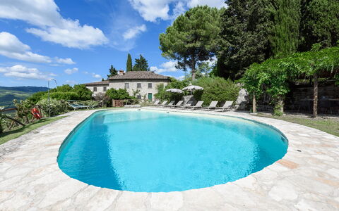 Villa Poggio La Croce: Schwimmbad, Hazienda, Resort, Estate, Thermae, Villa, Eco Hotel, Landscaping, Ferienort, Water Feature