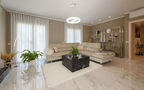 Villa Fiumetto: Möbel, Interior Design, Flooring, Fussboden, Holz, Decke, Zuhause, Zimmer, Beleuchtung, Wohnzimmer