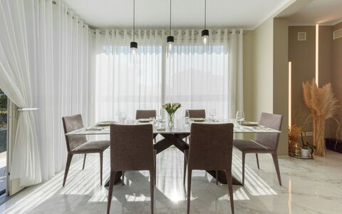 Villa Fiumetto: Möbel, Interior Design, Tabelle, Stuhl, Flooring, Esszimmer, Küche & Esszimmer Tisch, Holz, Fussboden, Textil