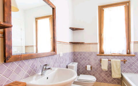 Villa Camaiore: Armatur, Flooring, Interior Design, Badezimmer, Fussboden, Zapfhahn, Installation, Bad Sink, Sinken, Zuhause