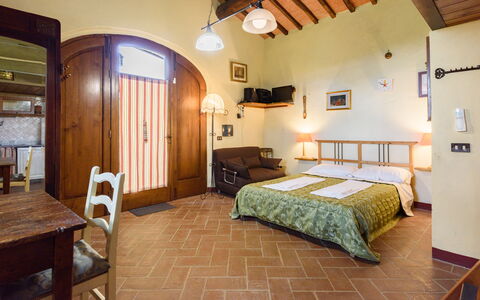 Villa Tregole: Möbel, Interior Design, Wand, Decke, Flooring, Holz, Fussboden, Schlafzimmer, Zimmer, Bett