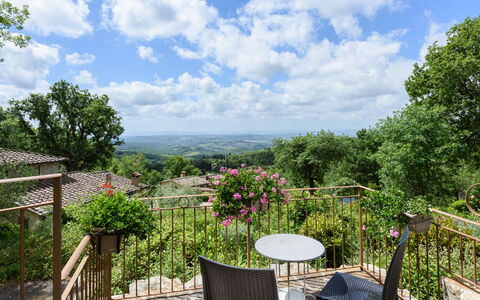 Villa Tregole: Landschaft, Frühling, Bergstation, Eco Hotel, Balkon, Gartenmöbel, Tisch Im Freien, Zaun