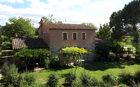 Appartamento Bellosguardo, Wifi, Near Perugia: Haus, Strauch, Zuhause, Dach, Wohngebiet, Hütte, Ländliches Gebiet, Estate, Garten