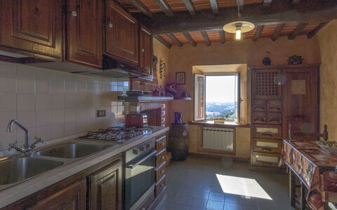 Casale La Pieve: Küche, Möbel, Flooring, Interior Design, Countertop, Cabinetry, Küchengerät, Major Appliance, Zimmer, Zuhause