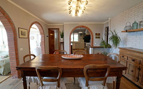 Villa Corsanico: Möbel, Interior Design, Wand, Flooring, Holz, Tabelle, Küche & Esszimmer Tisch, Esszimmer, Stuhl, Fussboden