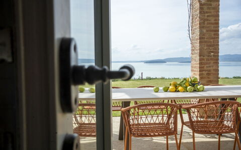 Battisole: Möbel, Holz, Gartenmöbel, Tabelle, Stuhl, Küche & Esszimmer Tisch, Tisch Im Freien, Meer, Schatten, Resort