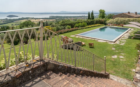 Villa Domus Papi: Strauch, Landschaft, Estate, Garten, Landscaping, Bauernhaus, Hinterhof, Garten, Villa, Hazienda