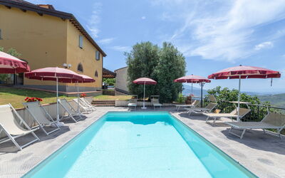 Rufina 974: Gartenmöbel, Schwimmbad, Fahrrad, Parkplatz, Villa, Hotel, Resort, Zimmerpflanze, Sonnenliege