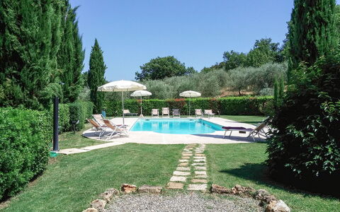 Agriturismo Agresto Apartments And Cottage, Pool,: Schwimmbad, Gartenmöbel, Resort, Garten, Rasen, Sonnenliege, Hinterhof, Landscaping, Schatten, Thermae
