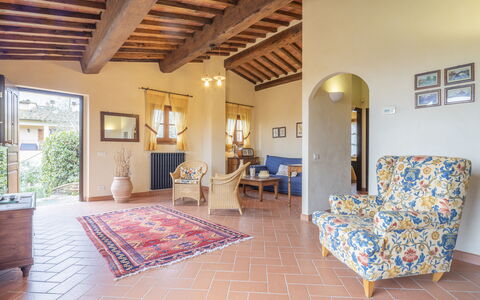 Casa Viola Pool, Wifi, Montaione: Möbel, Wand, Flooring, Interior Design, Fussboden, Decke, Zuhause, Beleuchtung, Zimmer, Wohnzimmer