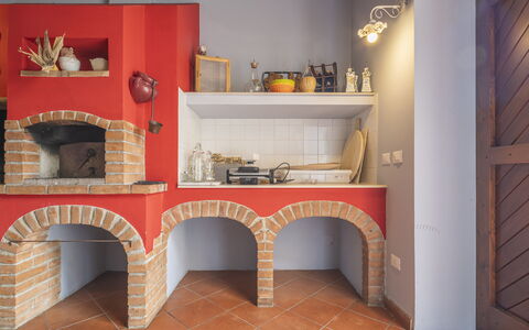 Casa Michela Casalguidi, Garden, Wifi: Wand, Interior Design, Flooring, Fussboden, Decke, Möbel, Zimmer, Fliese, Backstein, Küche