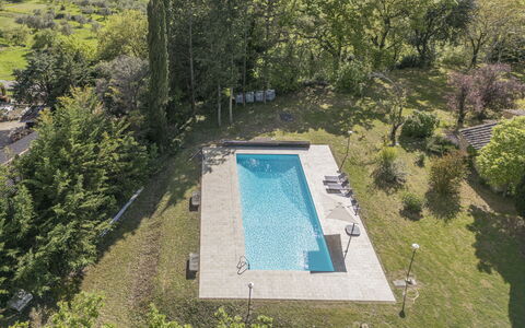 Cottage Monti with Pool: Schwimmbad, Garten, Landscaping, Schatten, Resort, Estate, Hinterhof, Immergrün, Eco Hotel, Water Feature