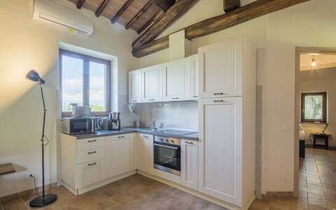 Cottage Monti with Pool: Möbel, Interior Design, Flooring, Holz, Decke, Küchengerät, Cabinetry, Zimmer, Fussboden, Küche