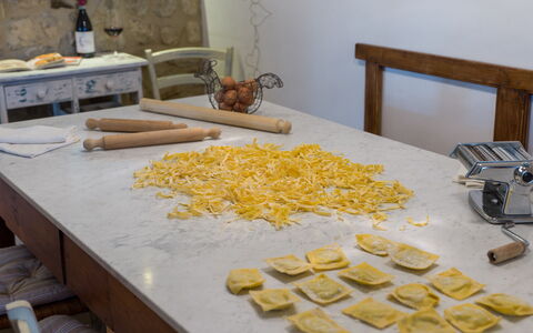 Capanna al Lago, Chianti Heritage with Vineyards V: Zutat, Essen, Geschirr, Kochen, Servierware, Countertop