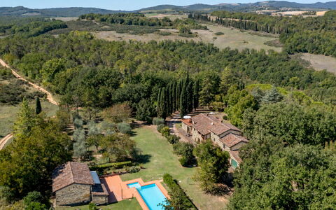 Casale del Timignano, Private Villa with Huge Gard: Landschaft, Estate, Zuhause, Ländliches Gebiet, Grundstueck, Hütte, Plantage, Dorf, Bauernhaus, Hazienda