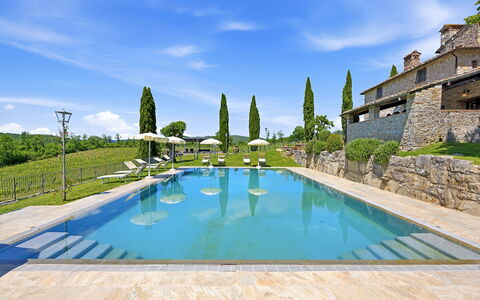 Dimora Chianti Shire: Stunning Tuscan Villa on Vin: Blau, Schwimmbad, Estate, Villa, Eco Hotel, Landscaping, Resort, Villa, Bauernhaus