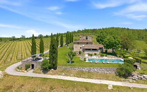 Dimora Chianti Shire: Stunning Tuscan Villa on Vin: Haus, Zuhause, Estate, Hütte, Bauernhaus, Garten, Landscaping, Villa, Garten, Dorf