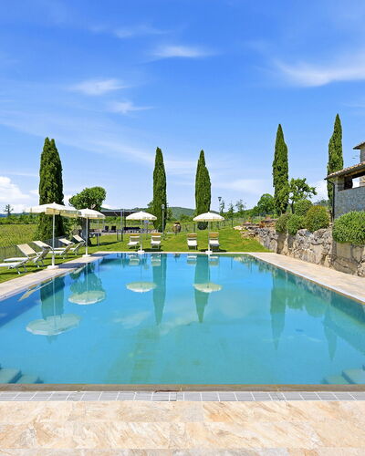 Dimora Chianti Shire: Stunning Tuscan Villa on Vin: Blau, Schwimmbad, Estate, Villa, Eco Hotel, Landscaping, Resort, Villa, Bauernhaus