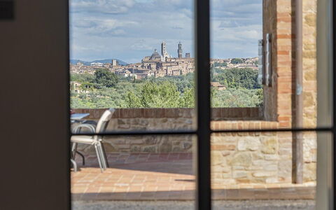 Villa del Mangia - Luxury Villa with Infinity Pool: Braun, Verbundwerkstoff, Glas, Sonnenlicht, Daylighting, Schatten, Holzbeize, Balkon