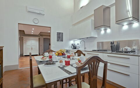 Elegant Suite: Exclusive Florence Apartment with V: Küche, Interior Design, Küchengerät, Möbel, Flooring, Major Appliance, Countertop, Decke, Haushaltsgerät, Zimmer