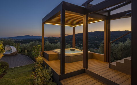 Villa Alessia Luxury: Dämmerung, Eco Hotel, Resort, Schatten, Holzbeize, Schwimmbad, Outdoor Struktur, Landschaft Beleuchtung, Pavillon