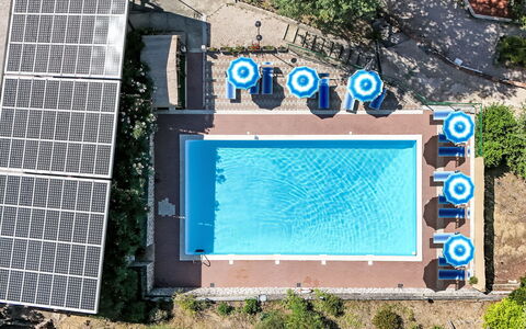 Magione 120: Schwimmbad, Resort, Gartenmöbel, Verbundwerkstoff, Freizeit, Eco Hotel, Thermae, Hotel, Sonnenliege, Ferienort