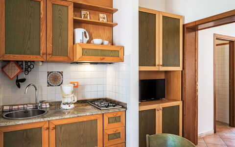 Magione 120: Holz, Interior Design, Möbel, Küche, Countertop, Decke, Cabinetry, Flooring, Zimmer, Fussboden