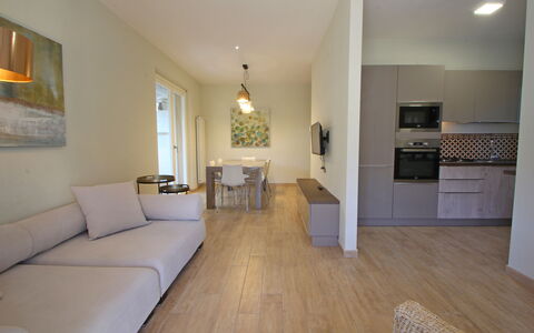 Casa Rossella: Möbel, Fussboden, Interior Design, Flooring, Holz, Holzboden, Zimmer, Decke, Wohnzimmer, Couch