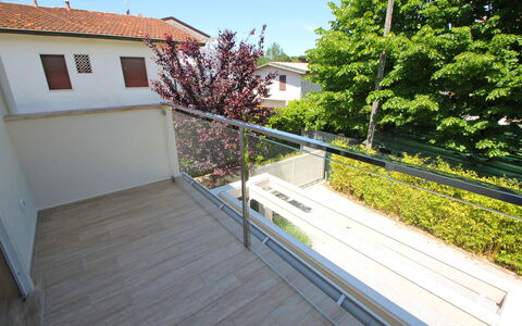 Casa Simonetta: Verbundwerkstoff, Geländer, Balkon, Zaun, Walkway, Veranda, Deck, Home Fechten, Daylighting, Baluster