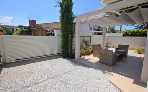 Casa Simonetta: Zuhause, Schatten, Garten, Verbundwerkstoff, Hinterhof, Garten, Beton, Landscaping, Hof, Terrasse