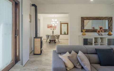 Villetta Cafaggio, Ac, Wifi, Panzano In Chianti: Möbel, Interior Design, Flooring, Fussboden, Couch, Holz, Zimmer, Decke, Wohnzimmer, Beleuchtung
