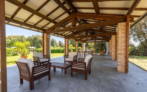 Tenuta i Mandorli, Pool, Wifi, Peccioli: Holz, Flooring, Schatten, Möbel, Outdoor Struktur, Gartenmöbel, Strahl, Holzbeize, Veranda, Hartholz