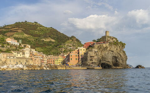 Bonaria Boutique House Ac, Wifi, Cinque Terre: Küste, \Fels, Küsten Und Ozeanische Forms, Meer, Touristenattraktion, Vorgebirge, Cliff, Landspitze, Klippe, Zutageliegen