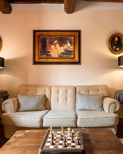 Portanuova Home, Colle Val D'elsa: Möbel, Interior Design, Flooring, Wand, Holz, Couch, Fussboden, Wohnzimmer, Zimmer, Bilderrahmen