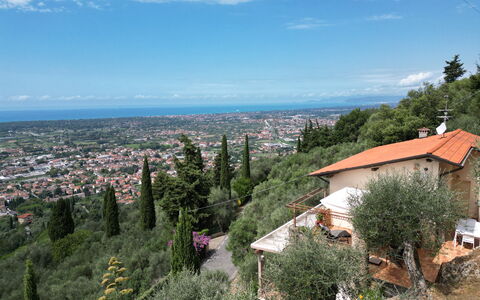 Uno Sguardo sul Mare: Landschaft, Bergstation, Dorf, Chaparral, Bergdorf