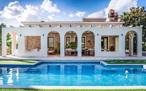 Umbriancevilla: Fassade, Tür, Die Architektur, Estate, Zuhause, Schwimmbad, Bogen, Villa, Säule, Veranda