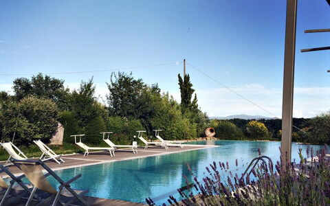 Il Canto Del Maggio: Schwimmbad, Landscaping, Garten, Gartenmöbel, Eco Hotel, Resort, Villa, Hinterhof, Immergrün