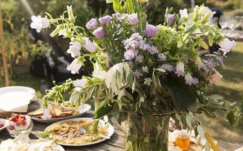 Il Canto Del Maggio: Geschirr, Blume, Floristik, Schnittblumen, Tabelle, Essen, Drinkware, Servierware
