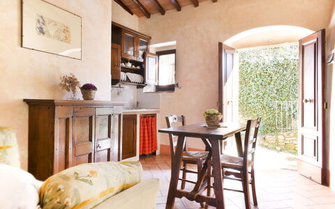 Il Canto Del Maggio: Möbel, Holz, Interior Design, Tabelle, Flooring, Stuhl, Küche & Esszimmer Tisch, Zimmer, Esszimmer, Zimmerpflanze