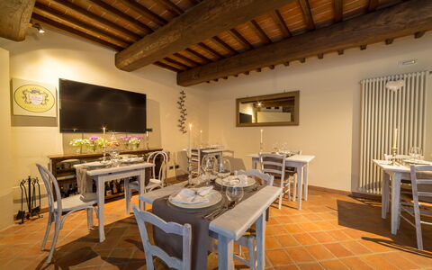 Relais la Costa: Interior Design, Möbel, Decke, Stuhl, Küche & Esszimmer Tisch, Zimmer, Esszimmer, Restaurant, Light Fixture, Bilderrahmen