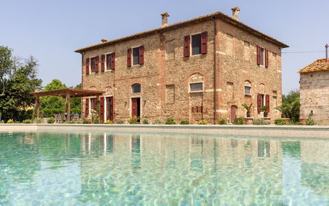 Villa Leone Reale - with a Private Pickleball Cour: Estate, Schwimmbad, Hazienda, Backstein, Bauernhaus, Villa, Historisches Haus, Villa, Eco Hotel, Hinterhof