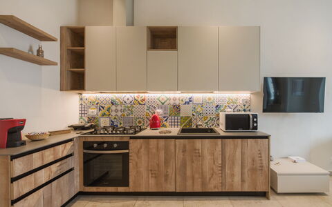 La Frida: Küche, Holz, Interior Design, Möbel, Flooring, Countertop, Zimmer, Küchengerät, Major Appliance, Cabinetry
