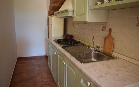 Oasi Della Pergola: Küche, Countertop, Flooring, Holz, Interior Design, Küchengerät, Major Appliance, Spüle, Cabinetry, Fussboden
