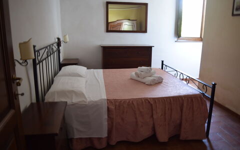 Oasi Della Pergola: Bett, Schlafzimmer, Möbel, Bedding, Bettdecke, Fussboden, Holz, Interior Design, Flooring, Bettrahmen