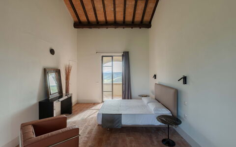 Villa Sassinoro: Interior Design, Möbel, Fussboden, Flooring, Decke, Zuhause, Zimmer, Schlafzimmer, Bettrahmen, Bett
