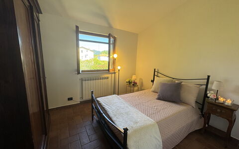 Dependance Egle: Bett, Möbel, Schlafzimmer, Interior Design, Holz, Flooring, Bettdecke, Bedding, Fussboden, Zimmer