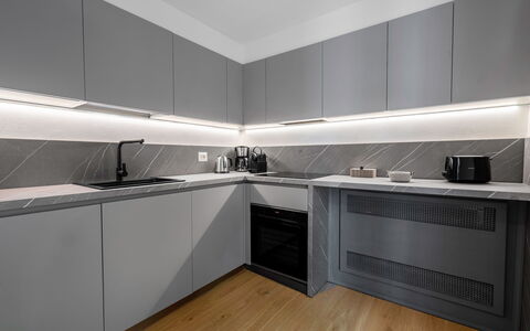 Elegant Apartments Near the Duomo: Küche, Major Appliance, Küchengerät, Herd, Countertop, Haushaltsgerät, Cabinetry